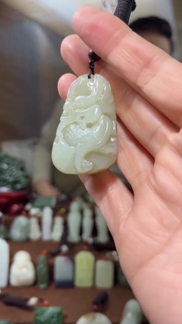 颈饰未镶嵌和田玉·