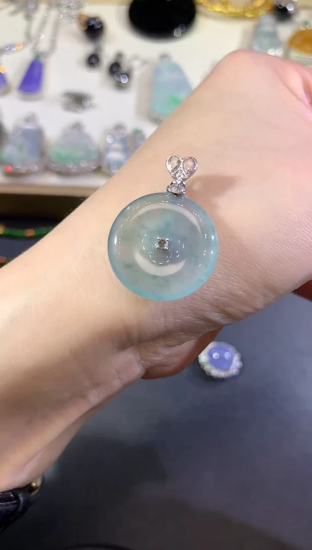 吊坠(不含链)18K金镶嵌翡翠31-扣子