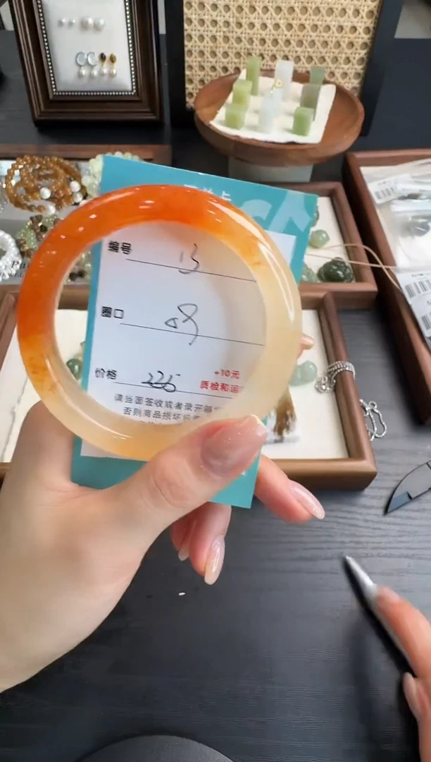 未镶嵌手镯石英质玉13