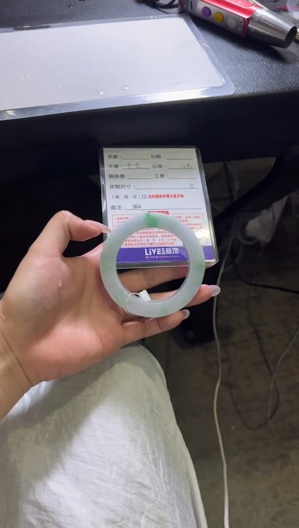 未镶嵌手镯定制翡翠遗***孩定制手镯不退不换