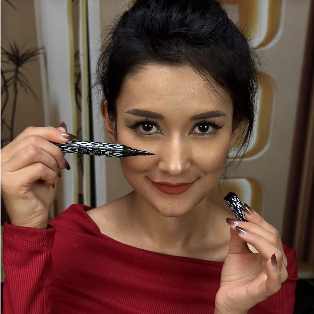 极细眼线液笔精准顺自然卧耐水耐汗下睫毛