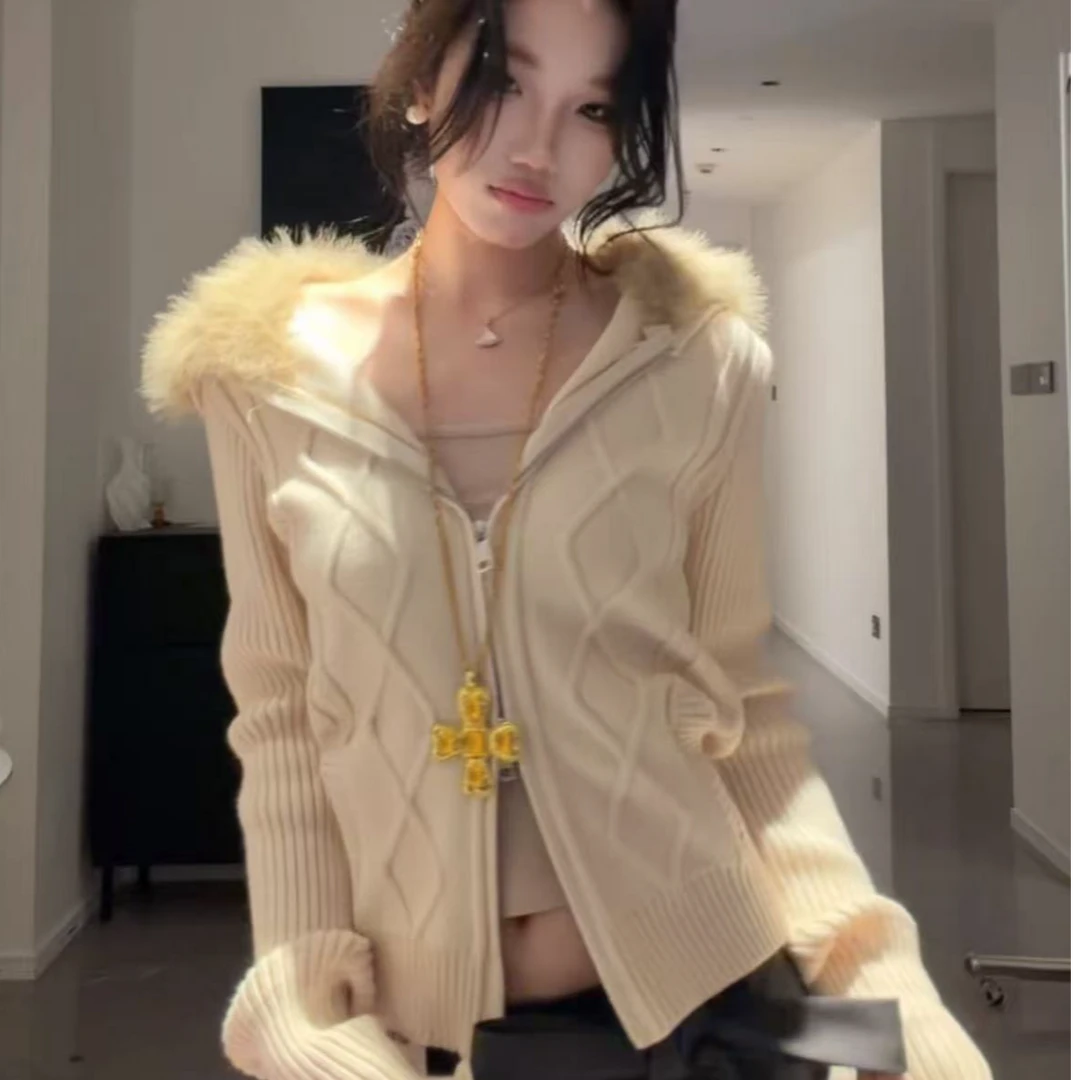 【米妮】“南疆橄榄”连帽毛领毛衣显瘦拉链开衫外套