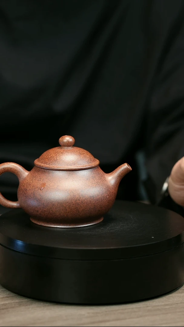 茶壶紫砂何*伟宜兴 紫砂潘壶