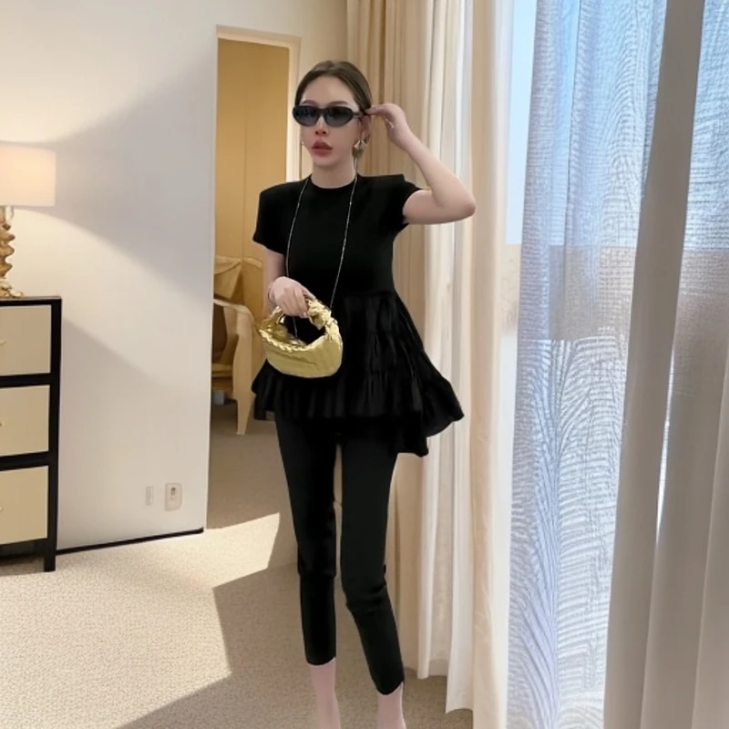 网红时尚设计2025上衣新款女装夏季+裤子纯色显瘦高级洋气黑色T恤