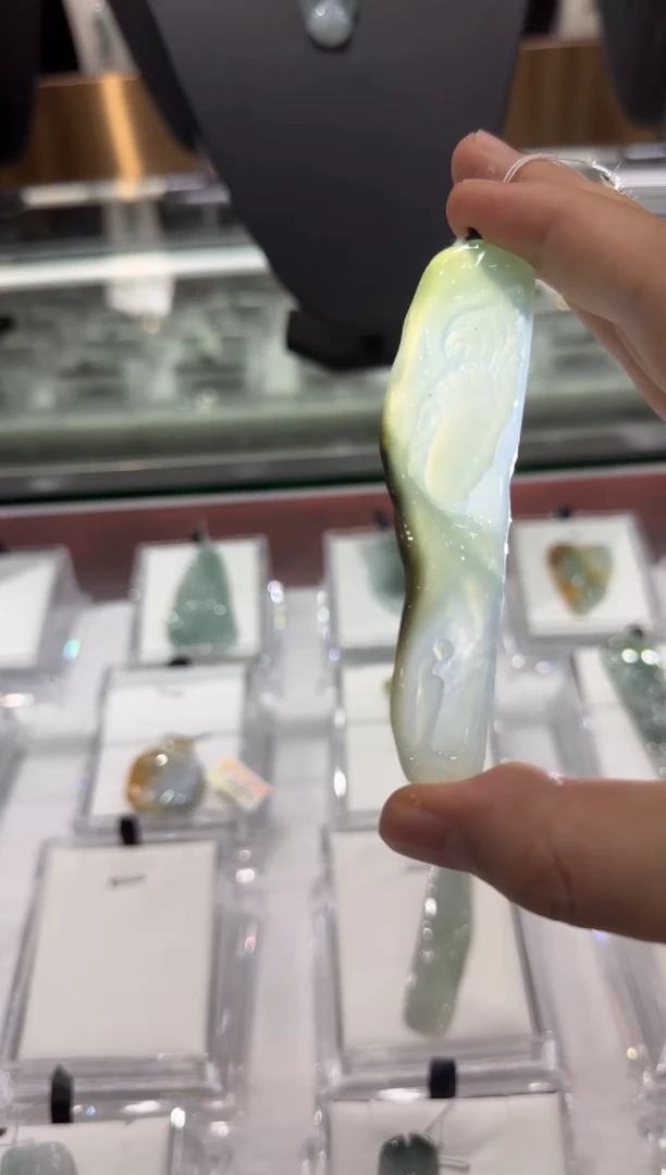 未镶嵌挂件翡翠A货翡翠孤品国雕谢林工