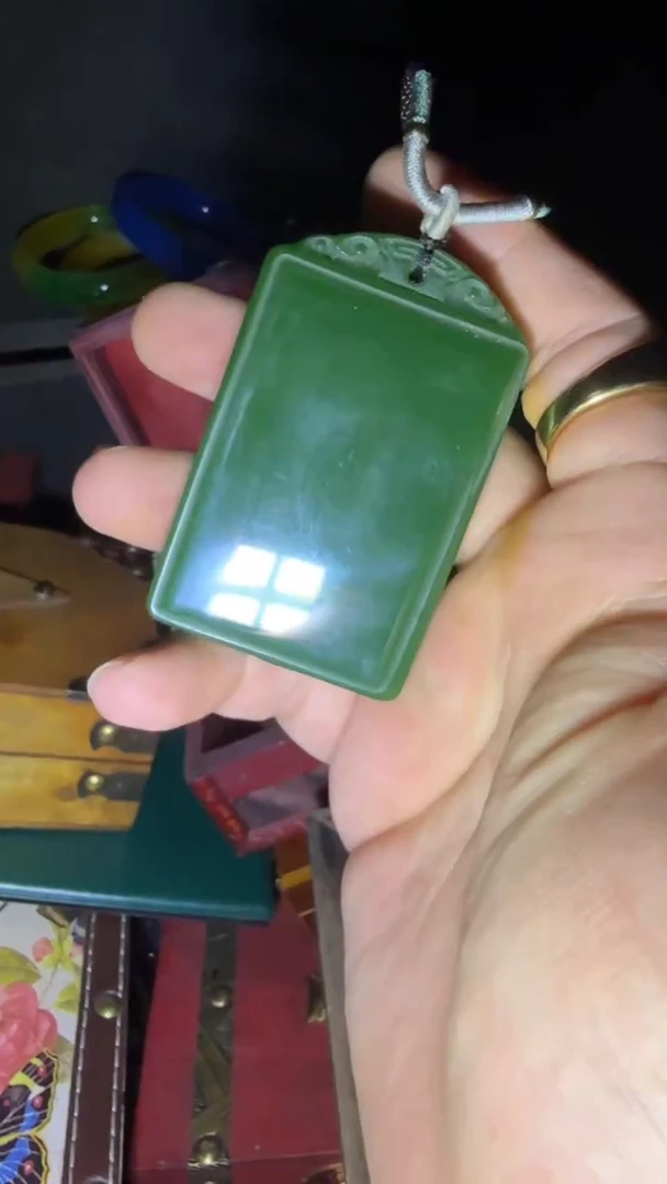 未镶嵌和田玉（碧玉）把件闪购高端商品链接