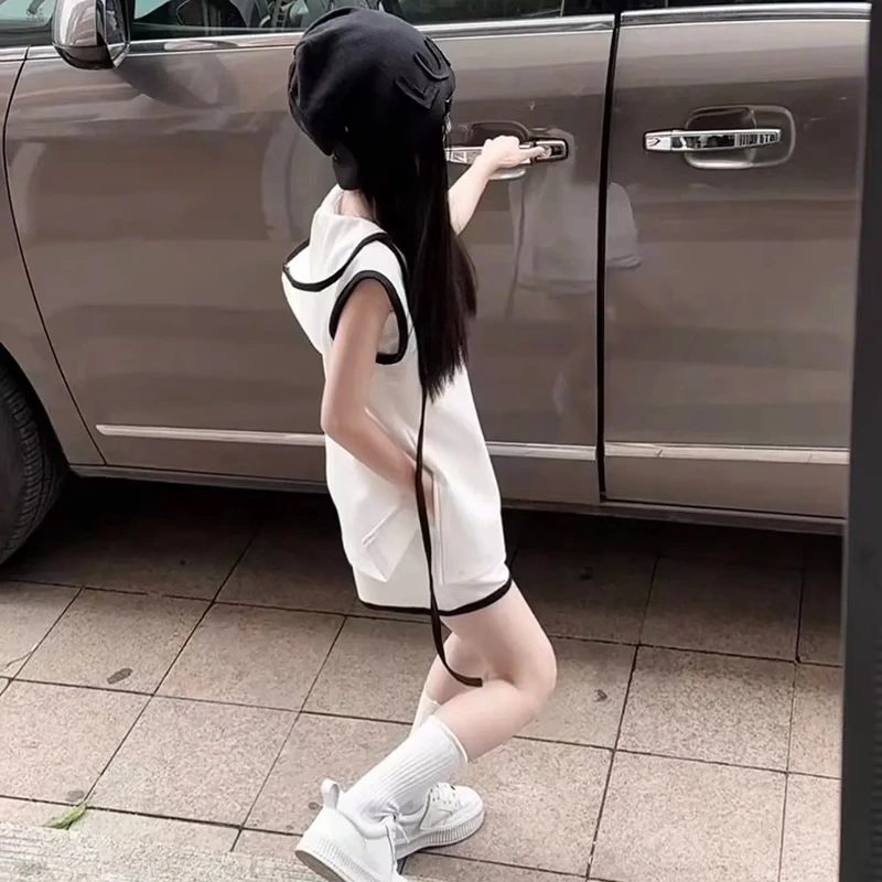 女童韩版时尚套装2025夏季新款洋气连帽无袖背心上衣短裤两件套潮