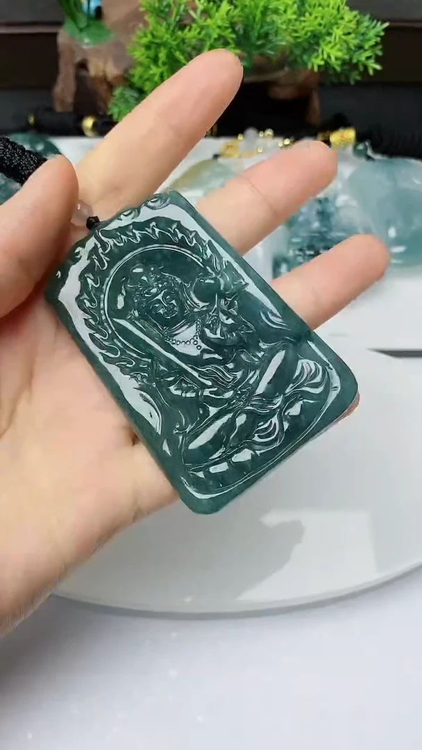 【闪购商品】翡翠颈饰未镶嵌