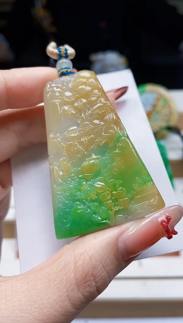 颈饰未镶嵌翡翠1