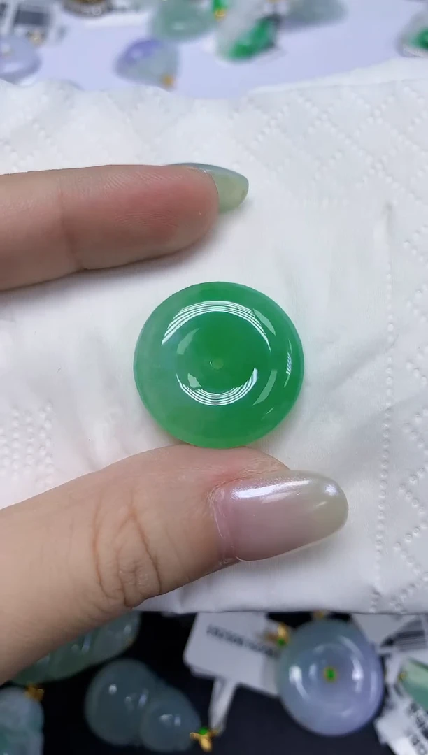 翡翠未镶嵌颈饰天然缅甸翡翠A货