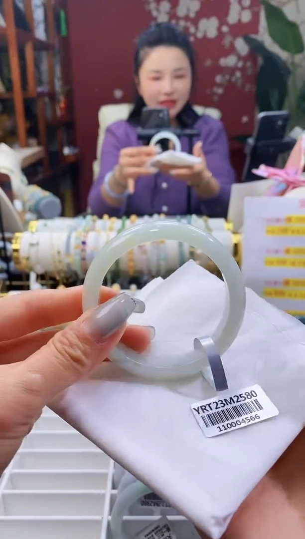 【闪购商品】翡翠手镯未镶嵌105显白5354/11.5*7.0