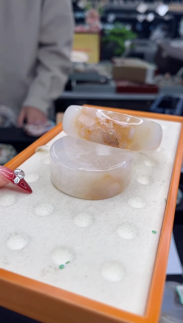 【闪购商品】石英质玉手镯未镶嵌55圈口（赠品镯心）1563455