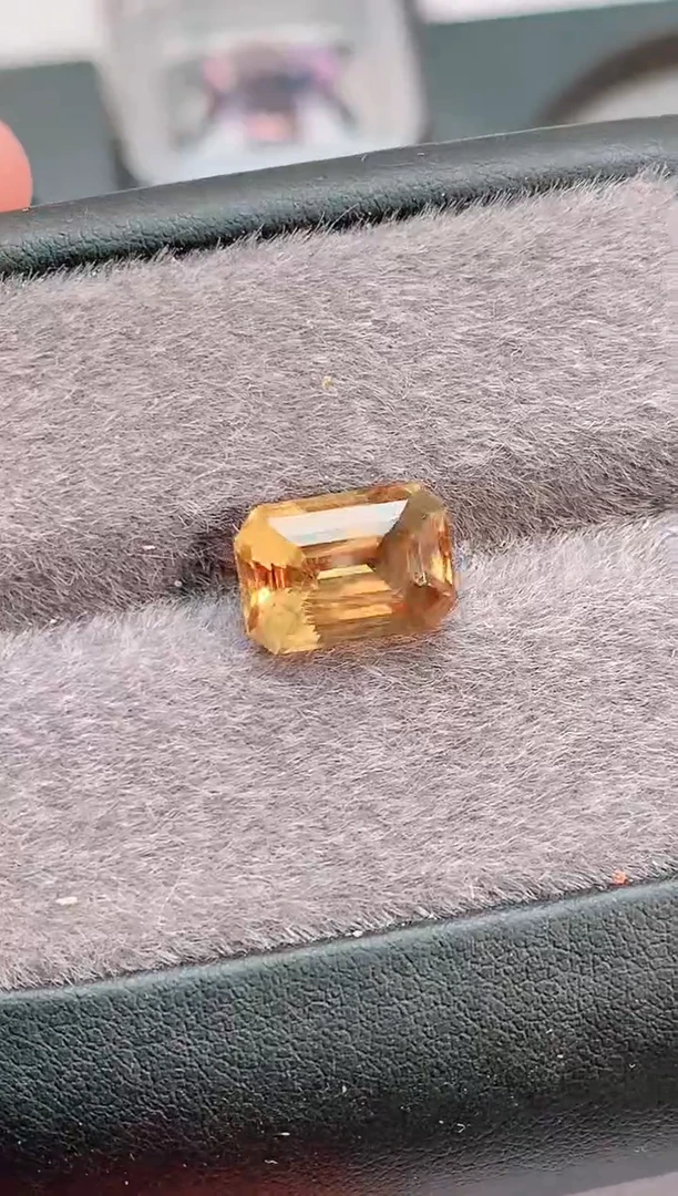 未镶嵌珠宝半成品黄晶反****）4.77-99天然黄水晶