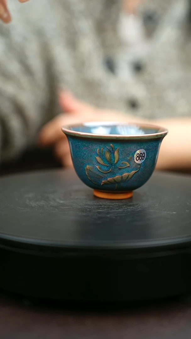 869*一级品原矿钧瓷炉钧釉莲花杯