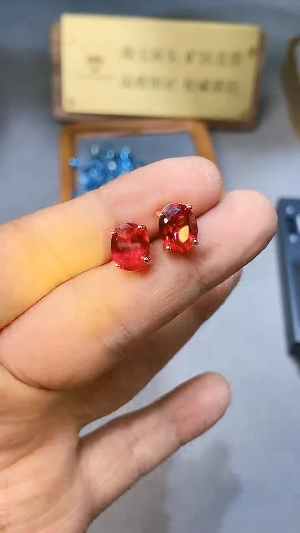 【闪购商品】红宝石耳饰银S925镶嵌354