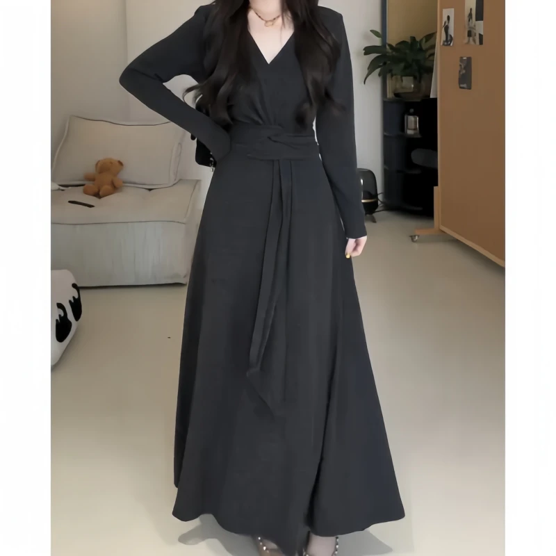 早秋时尚胖mm气质风v领收腰显瘦褶皱连衣裙遮肉高级感扭结设计裙