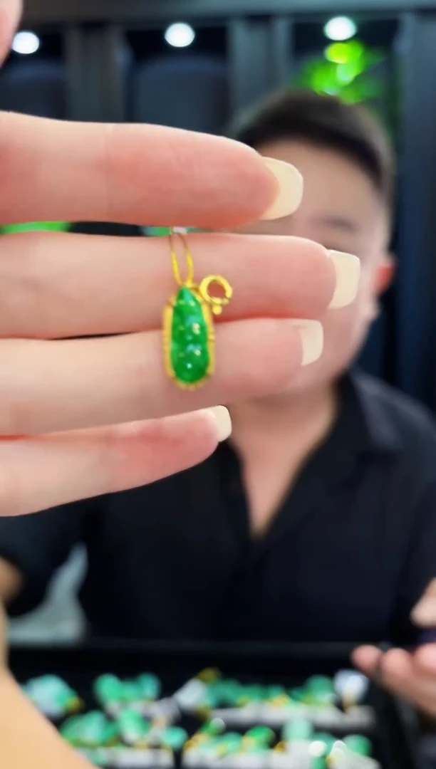 颈饰未镶嵌翡翠缅料A货/支持复检/一件