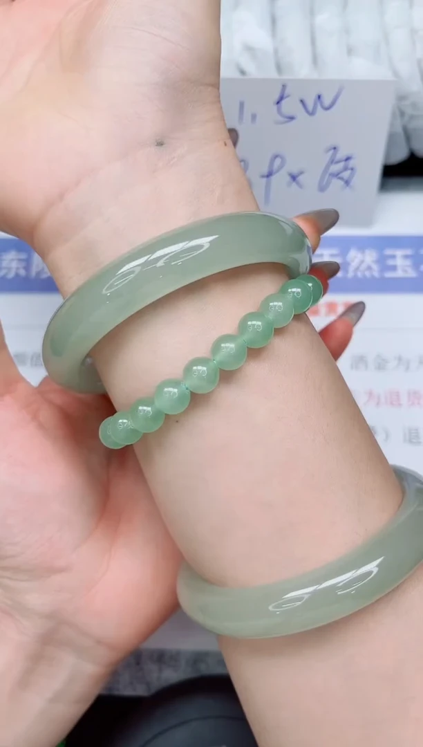 未镶嵌手镯石英质玉83-64