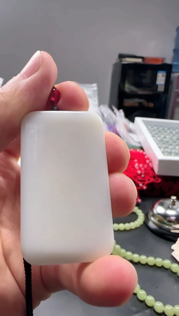 和田玉未镶嵌颈饰1