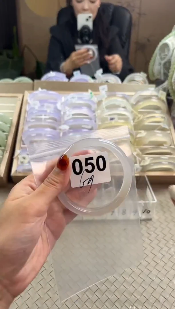 手镯玛瑙/玉髓未镶嵌050