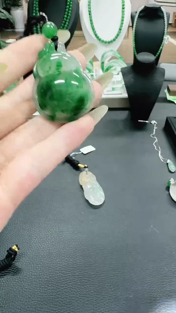 未镶嵌1石英质玉（非洲翠）/7897