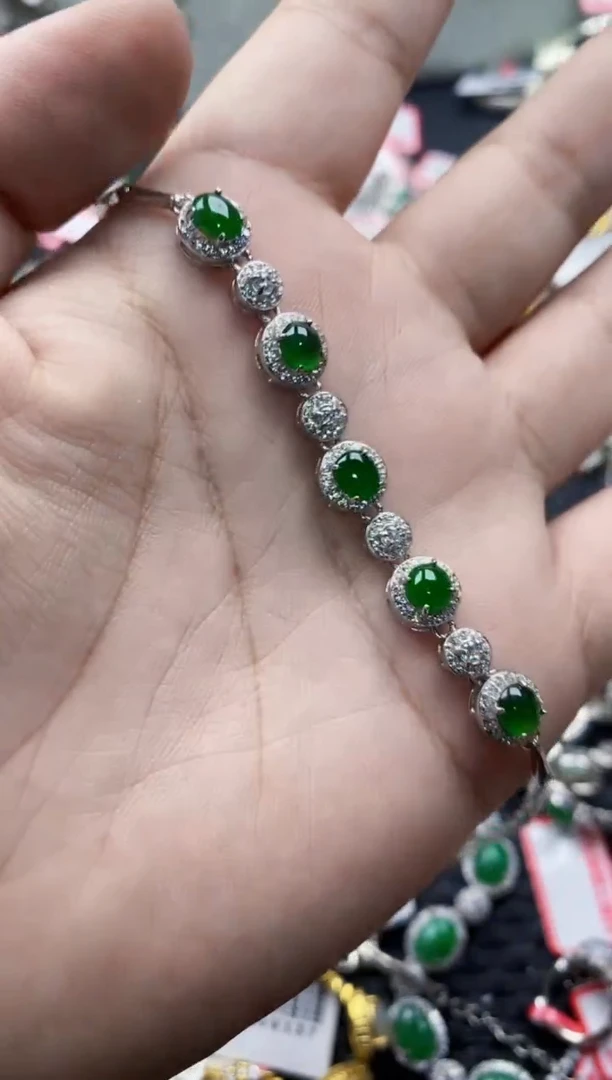 翡翠戒指银S925镶嵌1800000    8