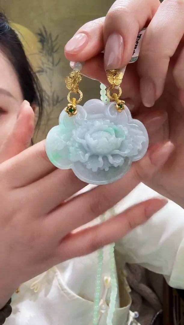 颈饰未镶嵌翡翠吊坠