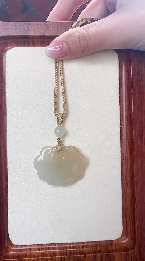 【闪购商品】和田玉挂件未镶嵌长命锁吊坠