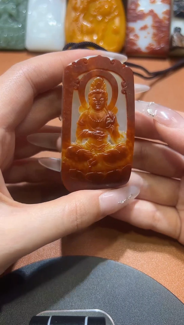 未镶嵌和田玉把件快***天和田玉