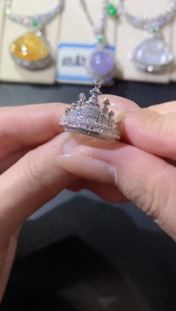 【云中意】- 18K金 城堡钻石护戒 多样性发一件