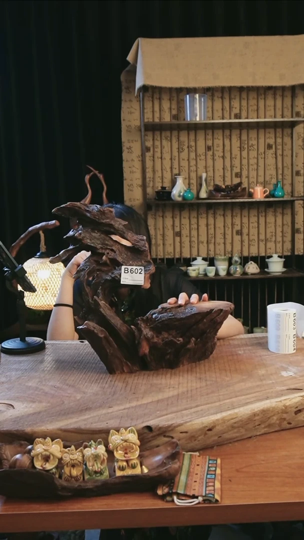 汪*B602鹰瞳手作硬木工艺摆台