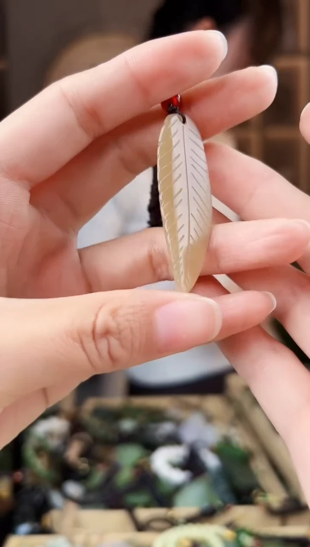 颈饰未镶嵌和田玉拍一发一，多样性发货