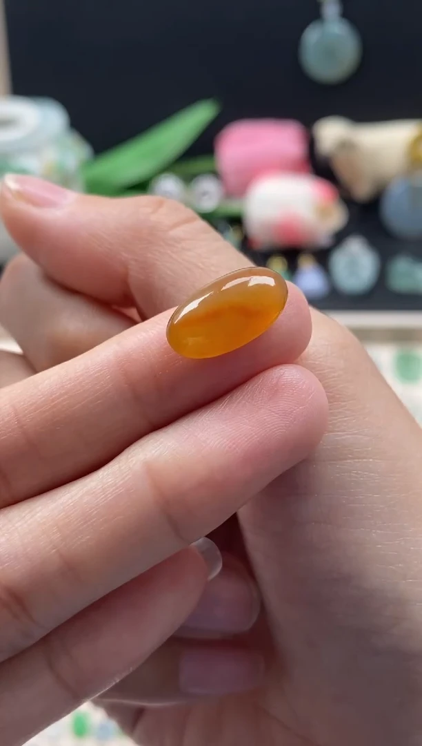 【闪购商品】翡翠颈饰未镶嵌翡翠黄翡蛋面