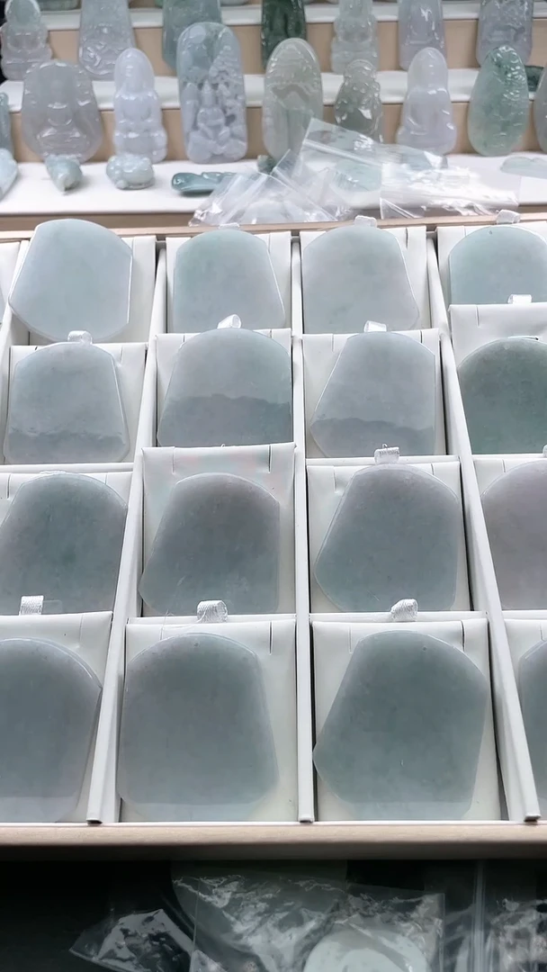 翡翠未镶嵌颈饰..../5/29/ 138多样性发其一