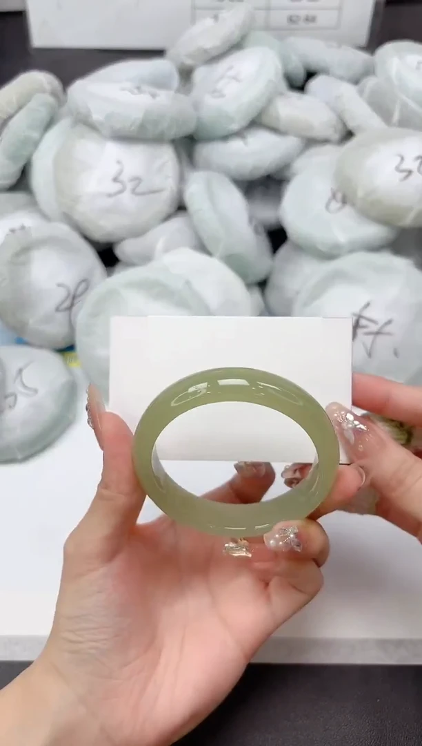 未镶嵌手镯石英质玉66-54.2