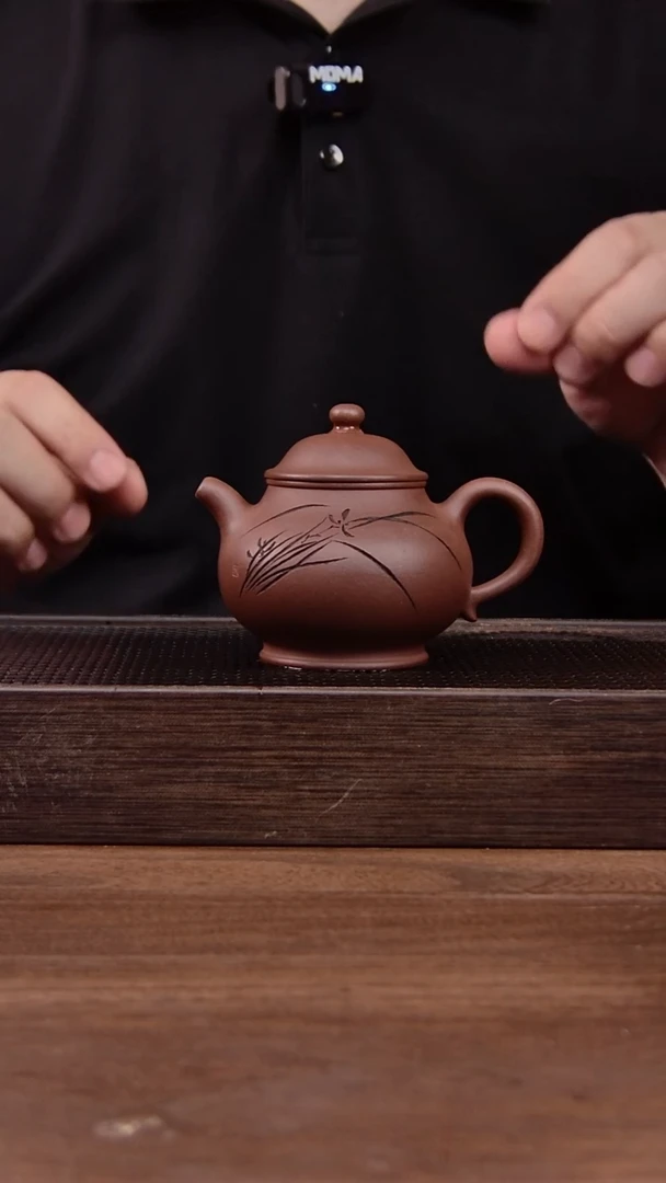 茶壶紫砂沐**剧紫泥新款兰花刻绘潘壶！！！200CC