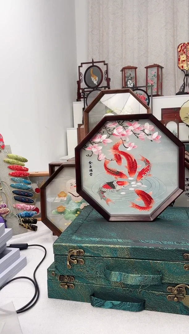 扇子苏绣作品手工摆台
