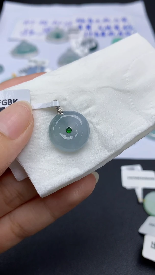 翡翠18K金镶嵌颈饰天然缅甸a货翡翠