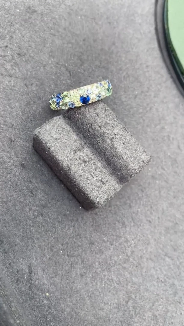 彩色蓝宝石戒指18K金镶嵌1.6ct彩蓝宝戒指AC