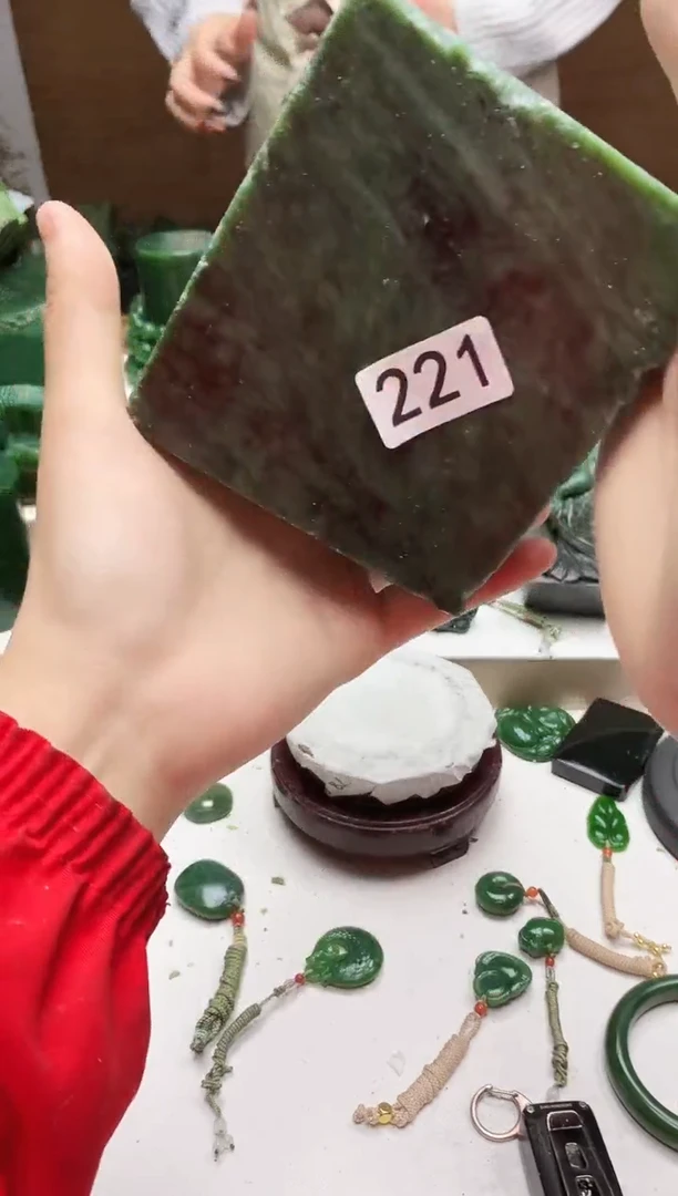 未镶嵌和田玉摆件1