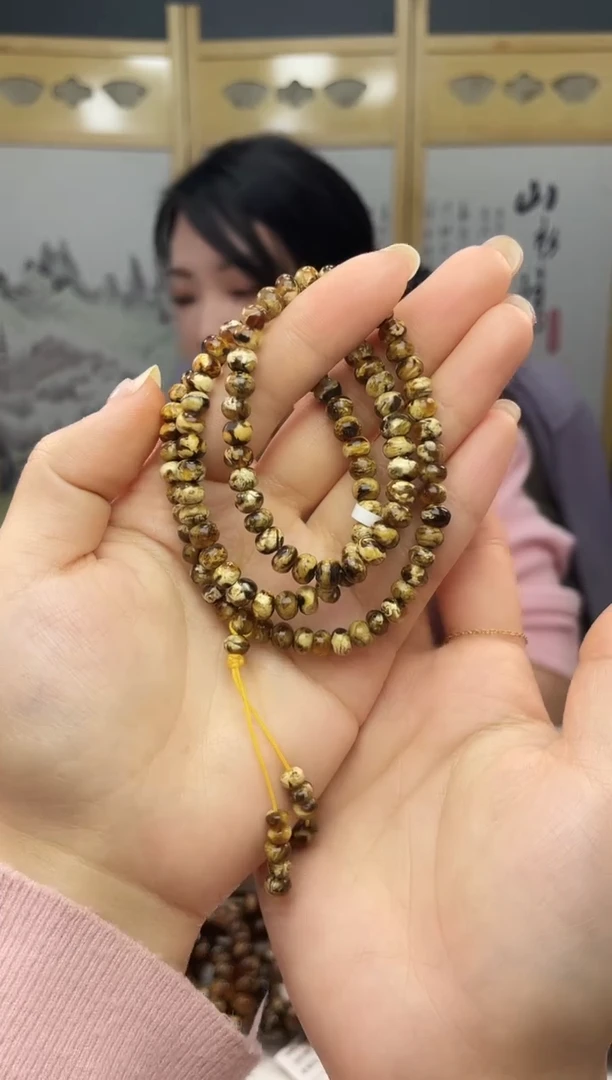 【闪购商品】琥珀裸石未镶嵌抚顺琥珀6+干百花