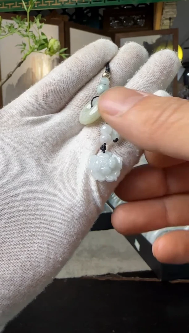 【闪购商品】翡翠挂件未镶嵌手机挂