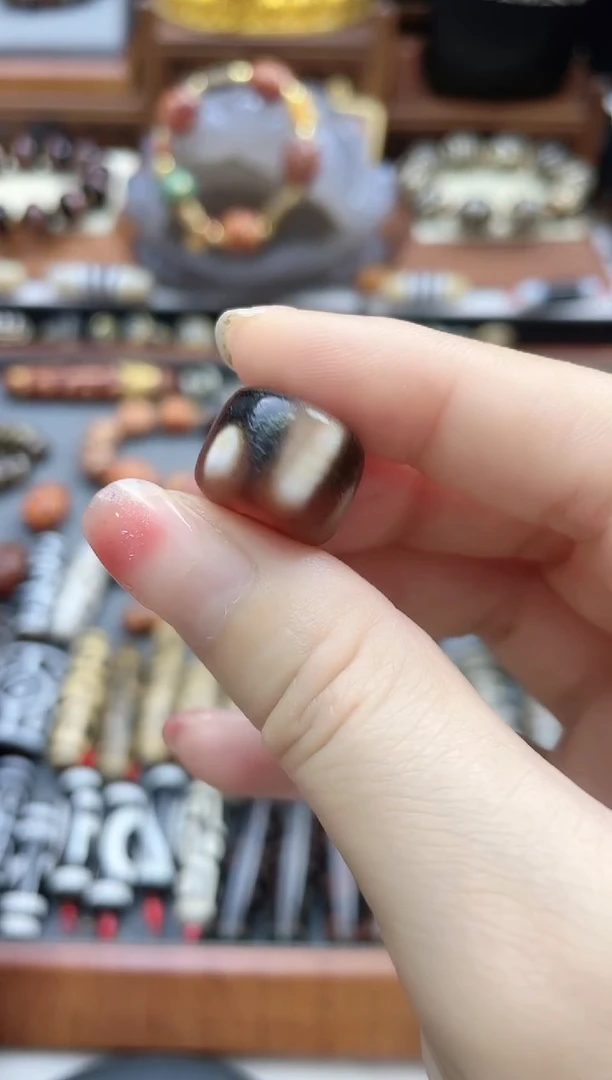 未镶嵌珠珠玛瑙/玉髓牙牙金蟾红肉断珠