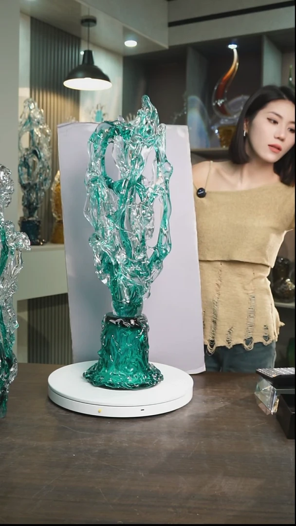 琉璃大***二湖水绿太湖石