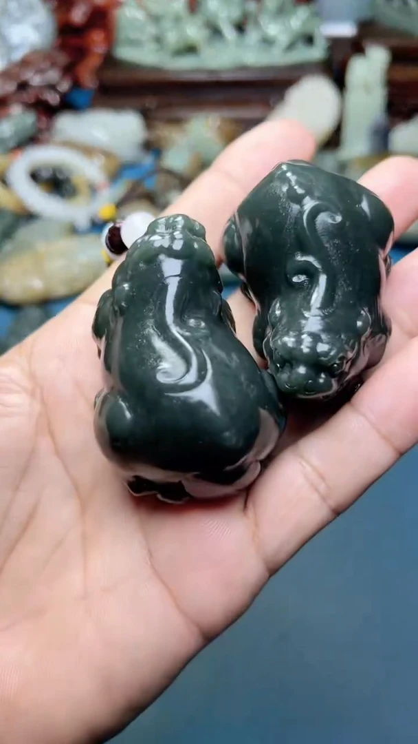 未镶嵌和田玉把件2