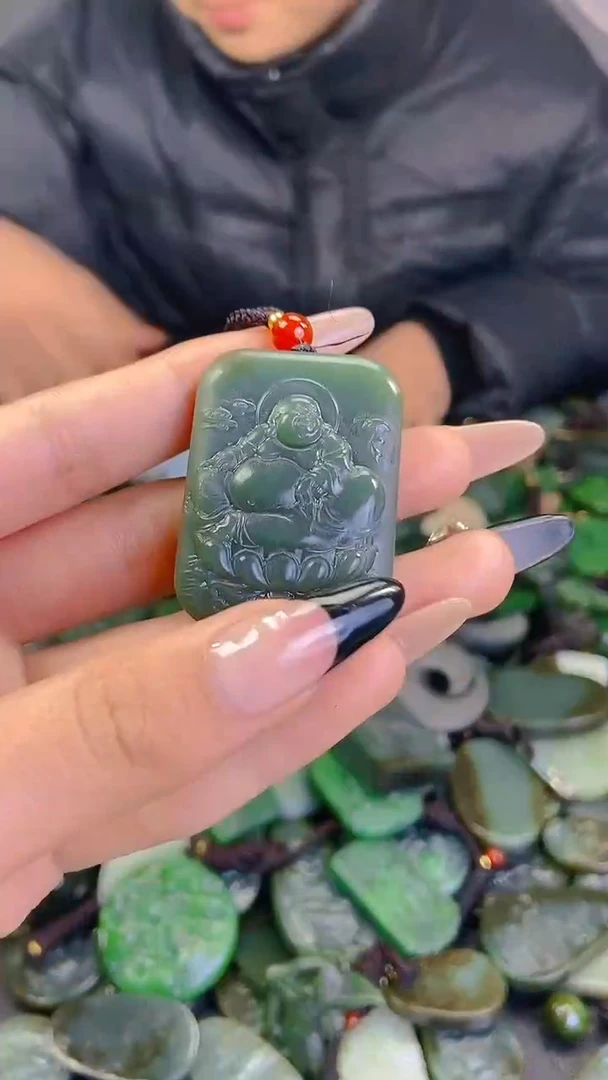 颈饰未镶嵌和田玉1