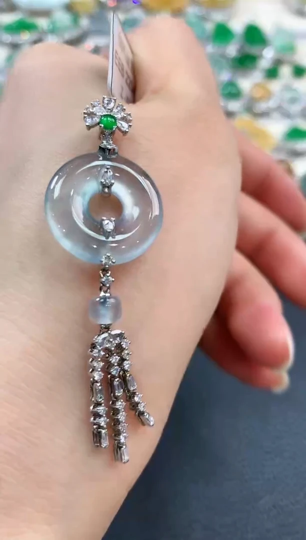 【闪购商品】翡翠吊坠(不含链)18K金镶嵌m73