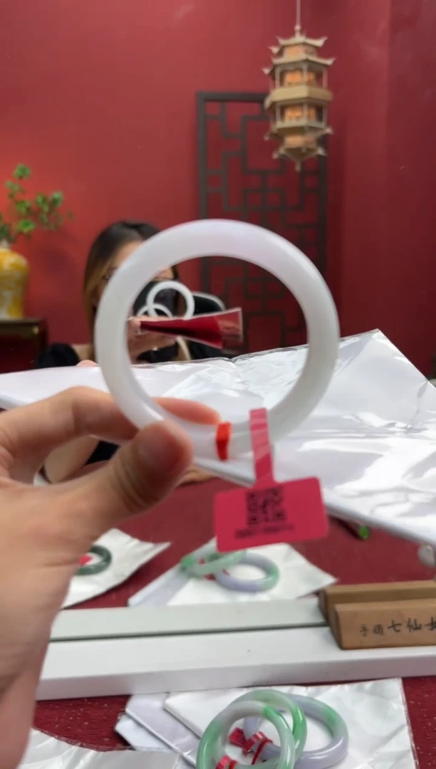未镶嵌手镯翡翠翡翠手镯
