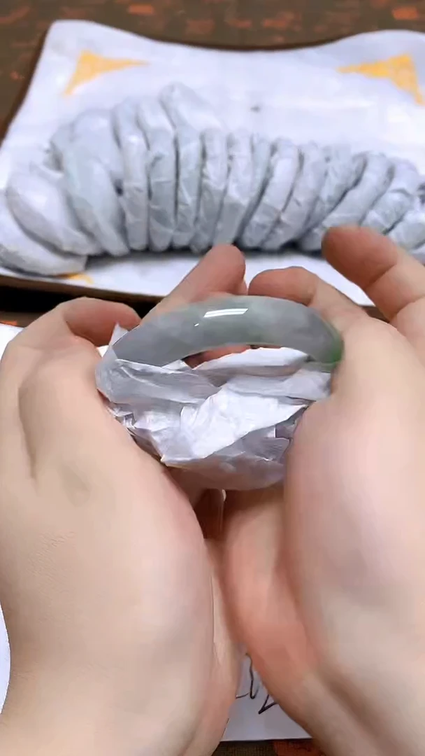 未镶嵌手镯翡翠172