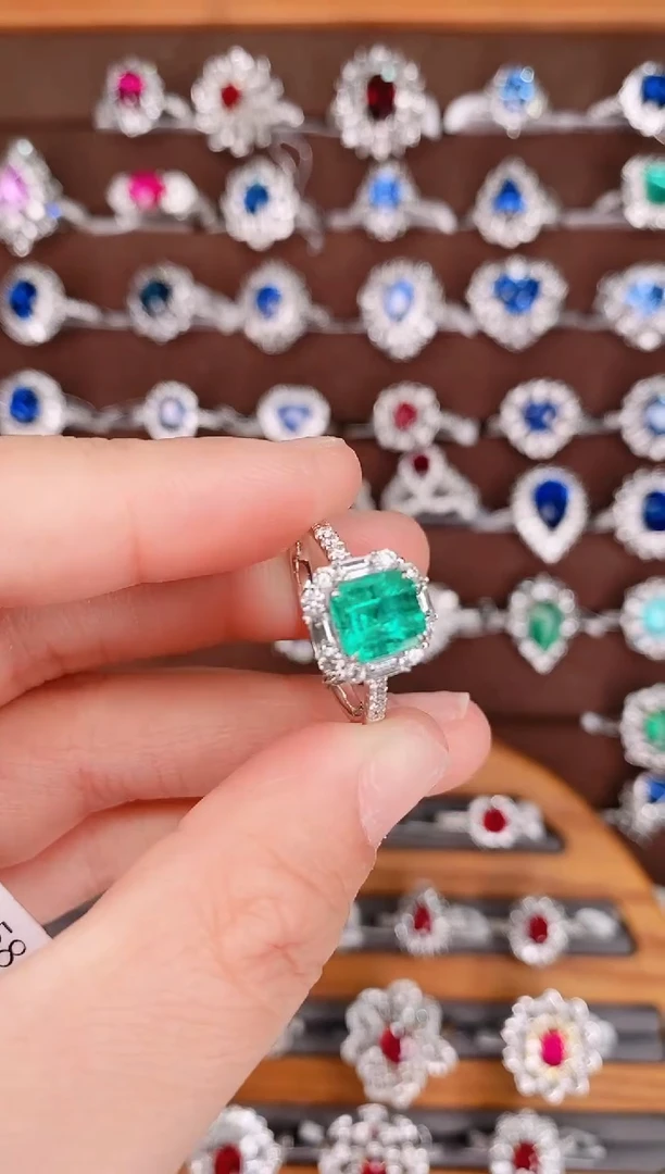 【闪购商品】祖母绿18K金戒指18K金镶嵌·